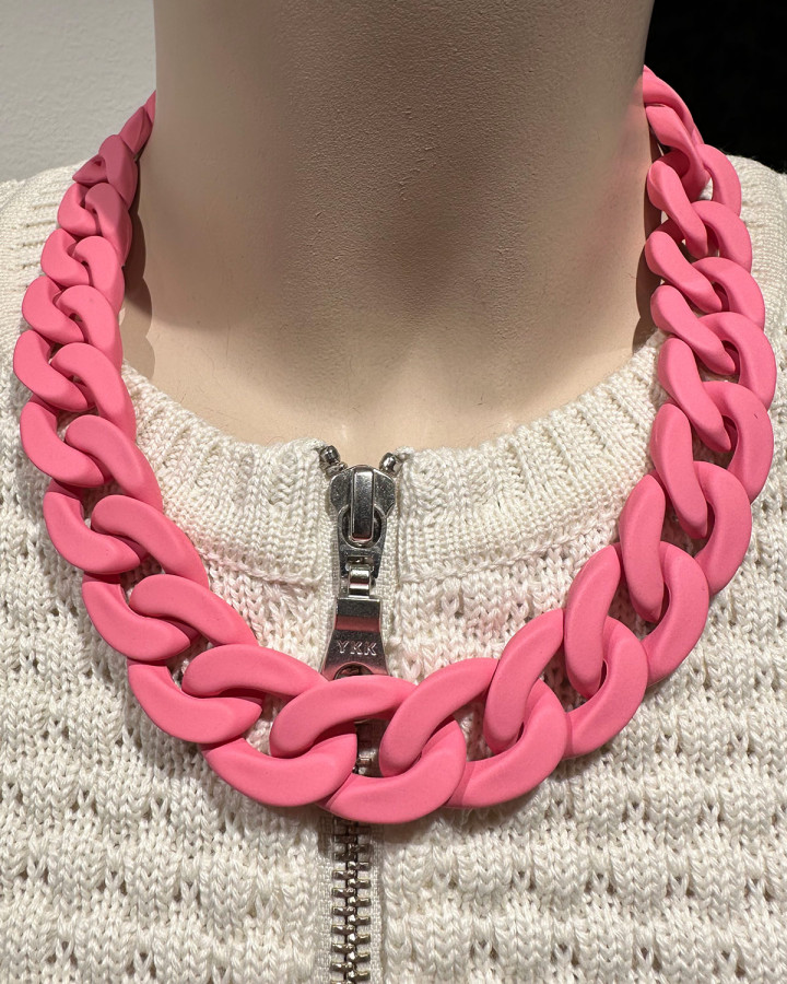 Halsband kedja matt rosa från By Odahl